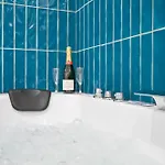 Appartement Le Repaire - - Jacuzzi - Wifi *